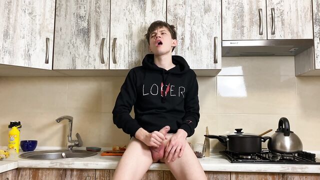 Horny College Boy Wanking at Kitchen in Сhummery & Monster Cock / Big Load