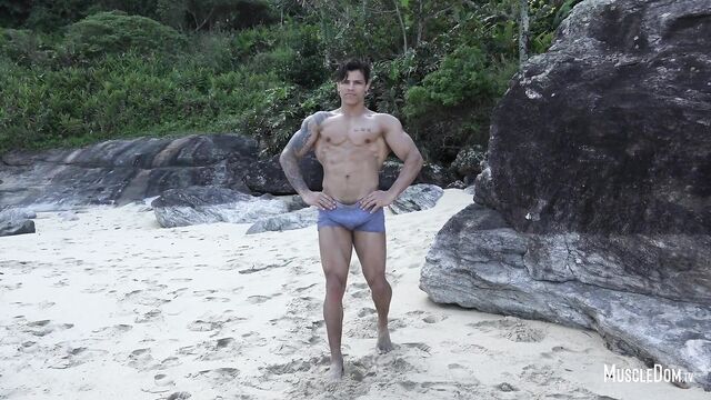 Sexy Muscle Worship on the Beach