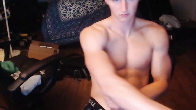 Fit Twink Knocks on out