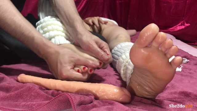 Oilmassage Feet and Squirting Masturbation Orgasm.