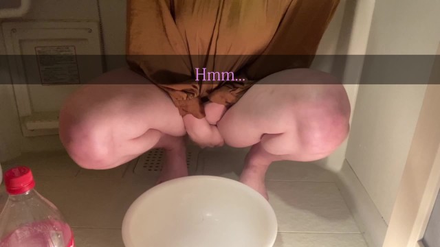 Pee weighing video,OL older sister endures to the limit and pee