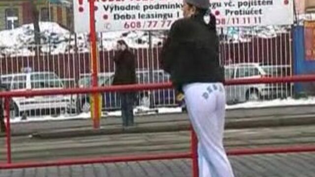 girl pooping in the pants in the street 5
